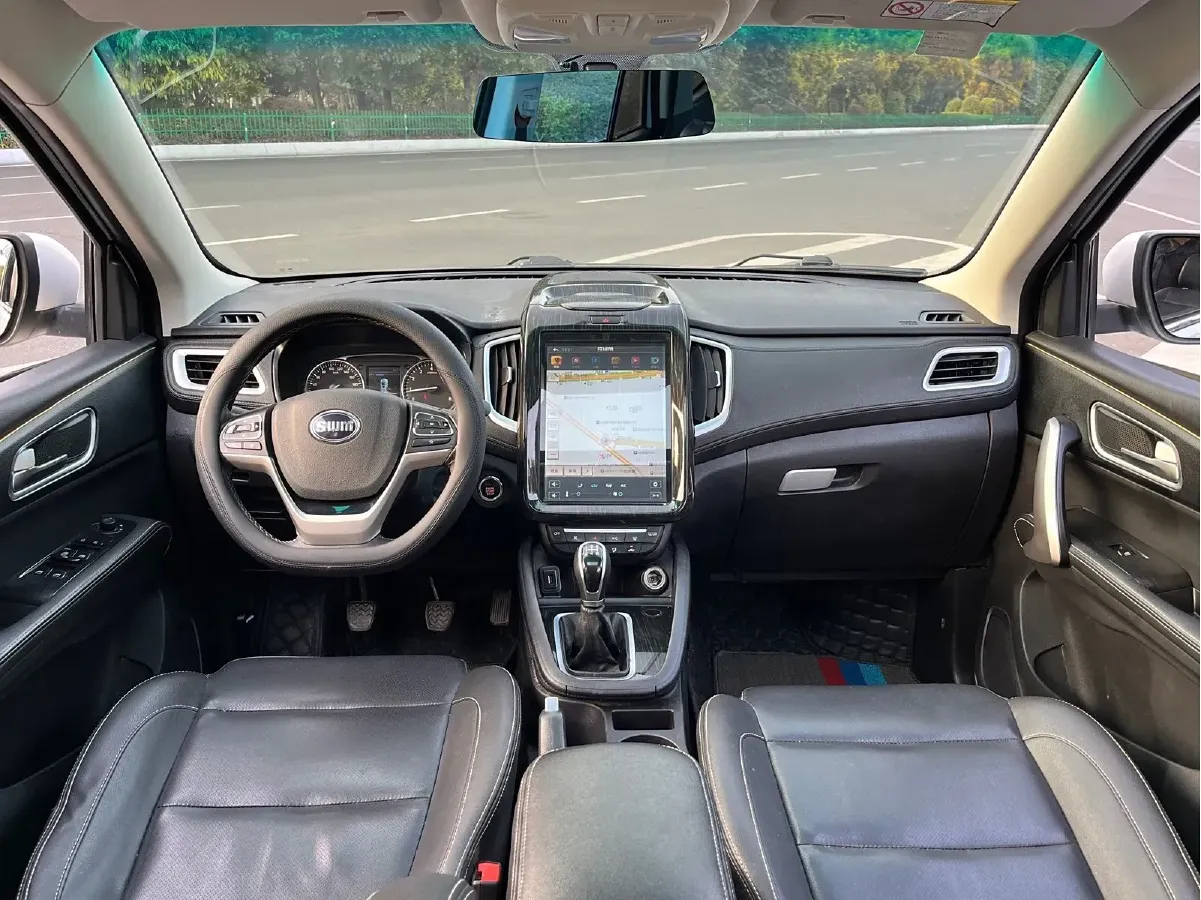 2016 SWM X7 1.5T 156HP L4 5MT,autocango,china used car exporter,china ev exporter,chinese used car exporter,chinese used ev exporter