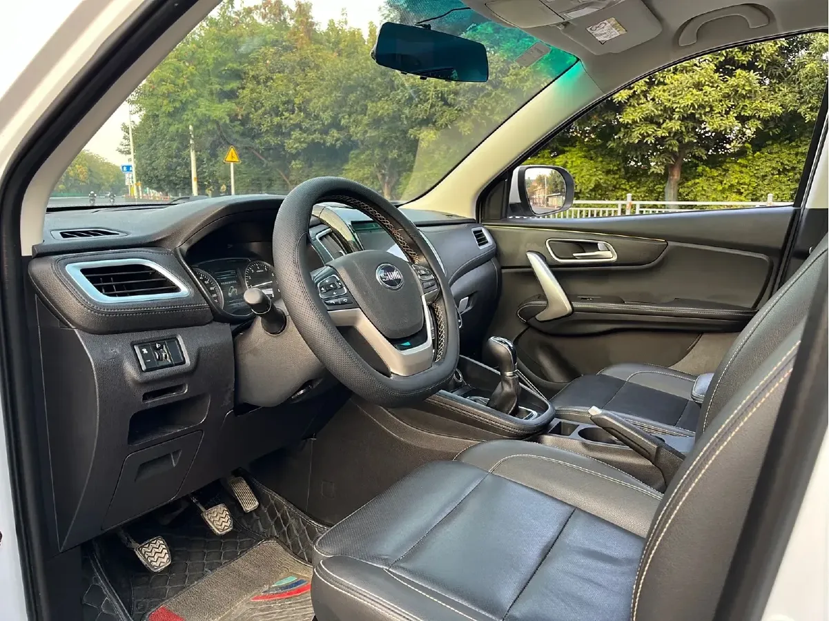 2016 SWM X7 1.5T 156HP L4 5MT,autocango,china used car exporter,china ev exporter,chinese used car exporter,chinese used ev exporter