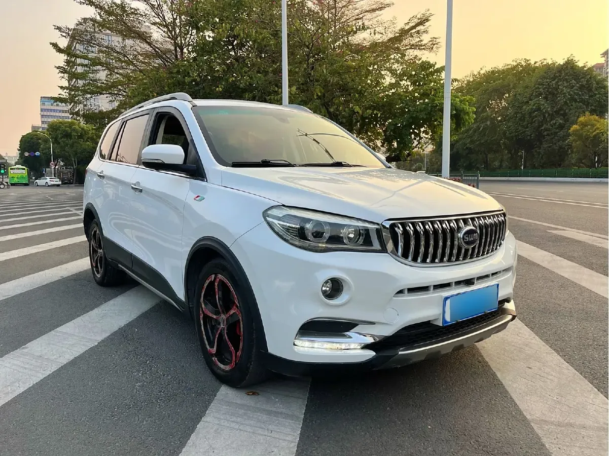 2016 SWM X7 1.5T 156HP L4 5MT,autocango,china used car exporter,china ev exporter,chinese used car exporter,chinese used ev exporter