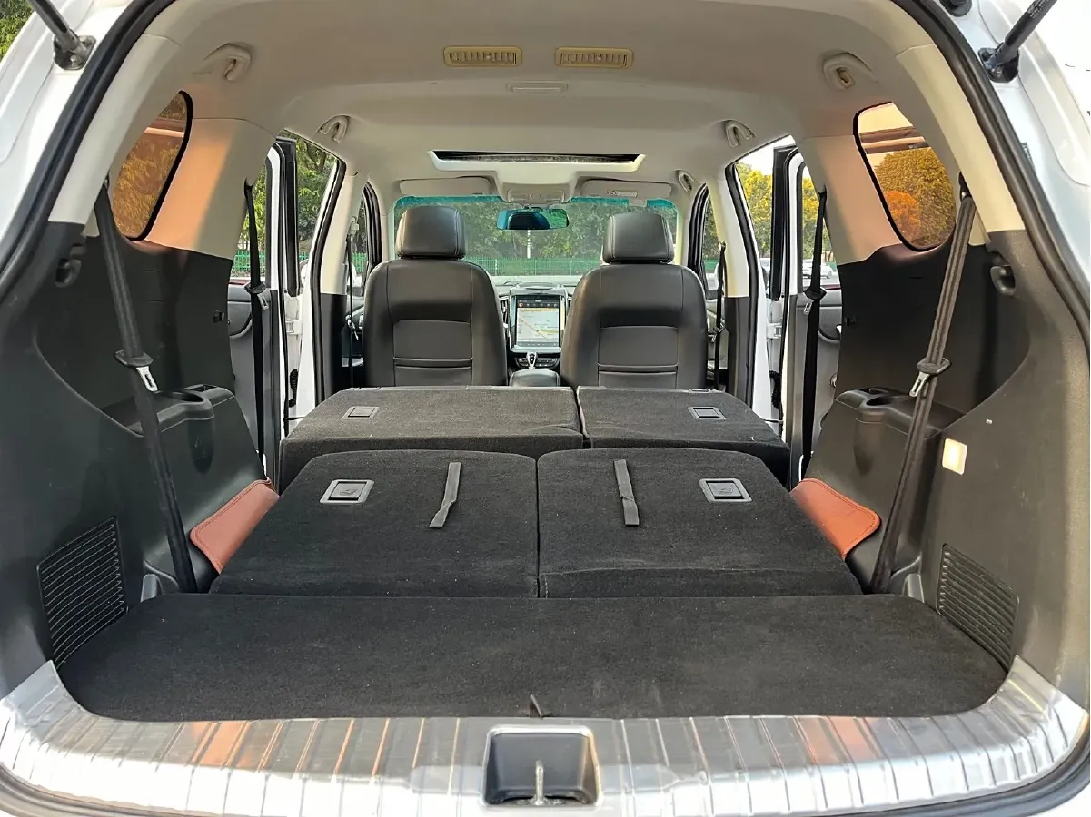 2016 SWM X7 1.5T 156HP L4 5MT,autocango,china used car exporter,china ev exporter,chinese used car exporter,chinese used ev exporter