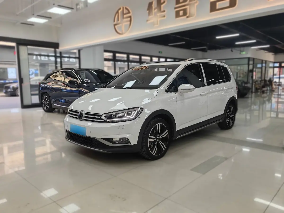 2021 Volkswagen Touran 1.4T 150HP L4 7DCT