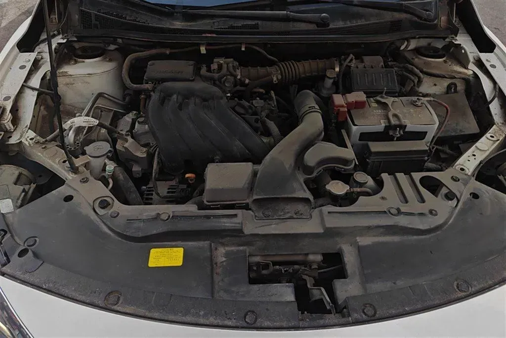 2019 Venucia D60 1.6L 126HP L4 5MT,autocango,china used car exporter,china ev exporter,chinese used car exporter,chinese used ev exporter