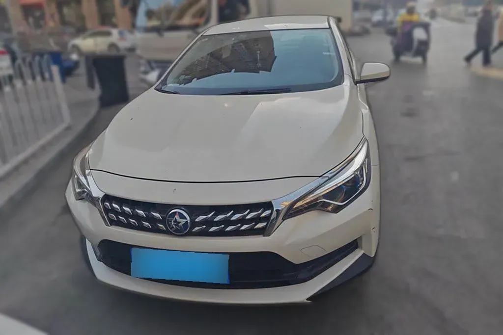 2019 Venucia D60 1.6L 126HP L4 5MT,autocango,china used car exporter,china ev exporter,chinese used car exporter,chinese used ev exporter