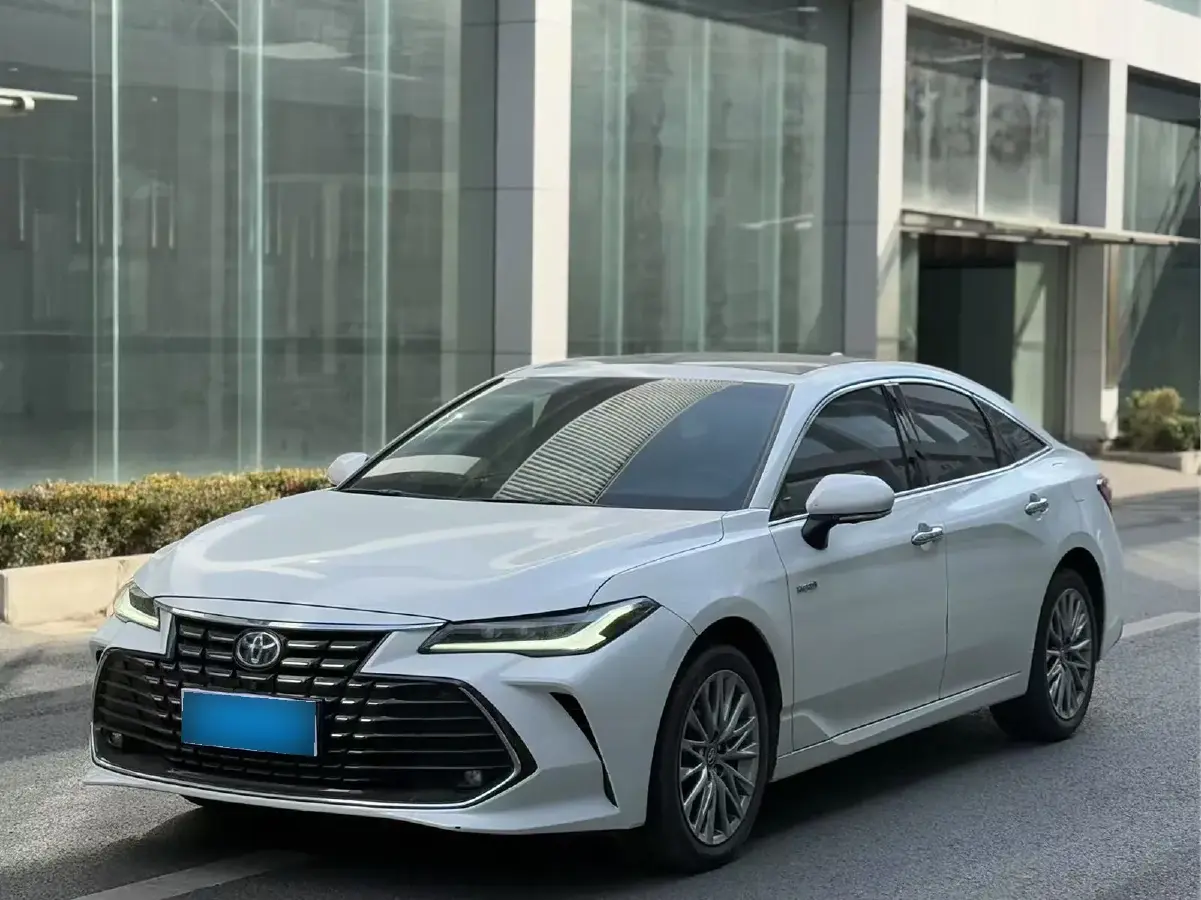 2022 Toyota Avalon 2.5L 178HP L4 E-CVT Hybrid