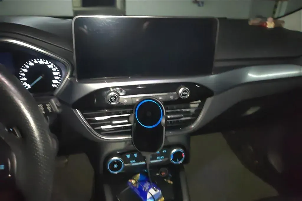 2020 Ford Focus Active 1.5T 174HP L3 8AT,autocango,china used car exporter,china ev exporter,chinese used car exporter,chinese used ev exporter