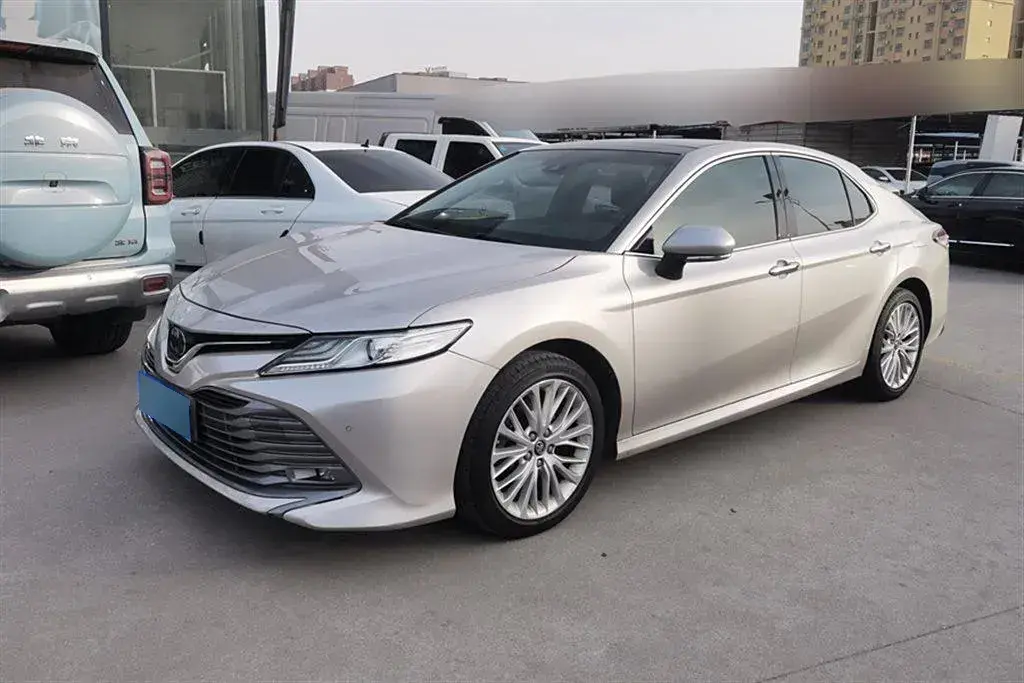 2018 Toyota Camry 2.5L 209HP L4 8AT