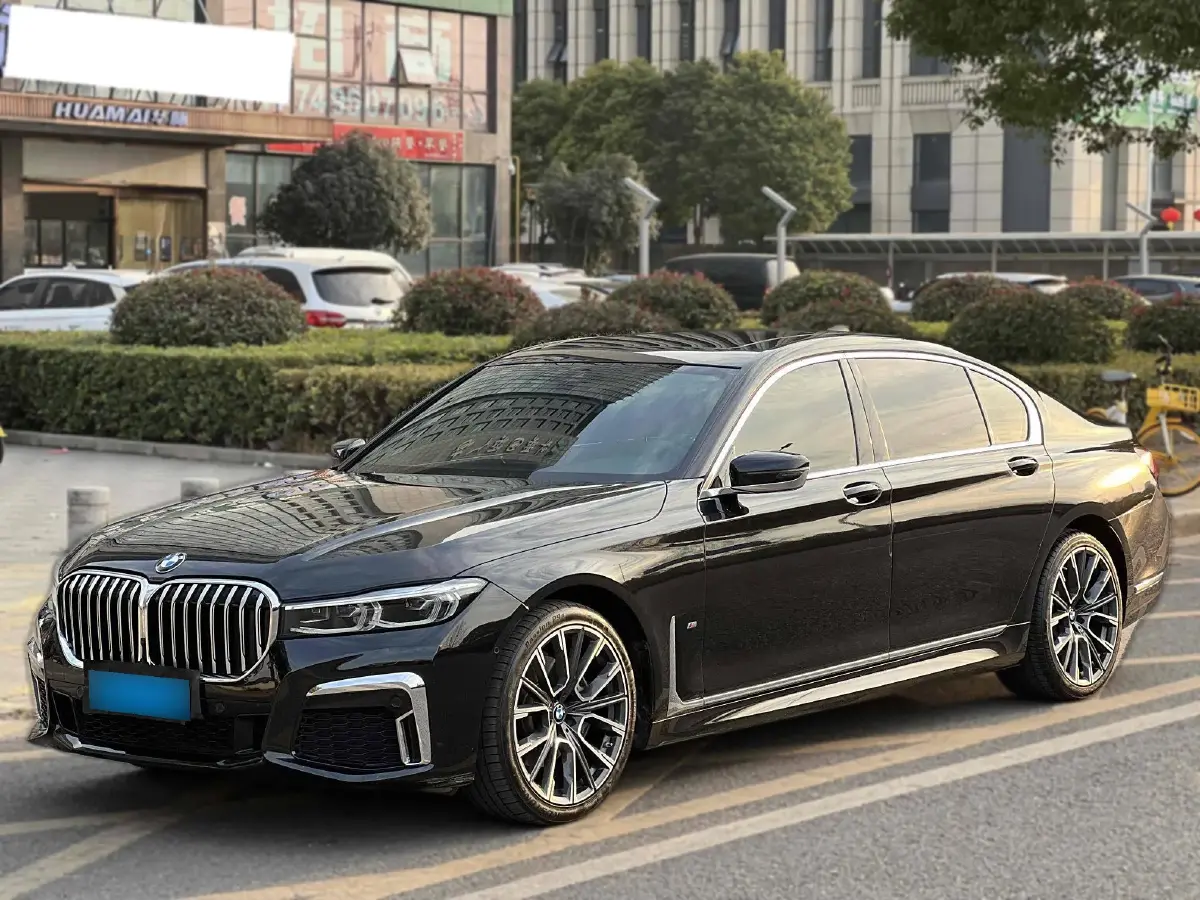 2019 BMW 7 Series 3.0T 340HP L6 8AT