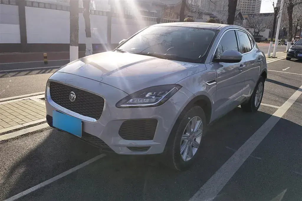 2018 Jaguar E-PACE 2.0T 200HP L4 9AT