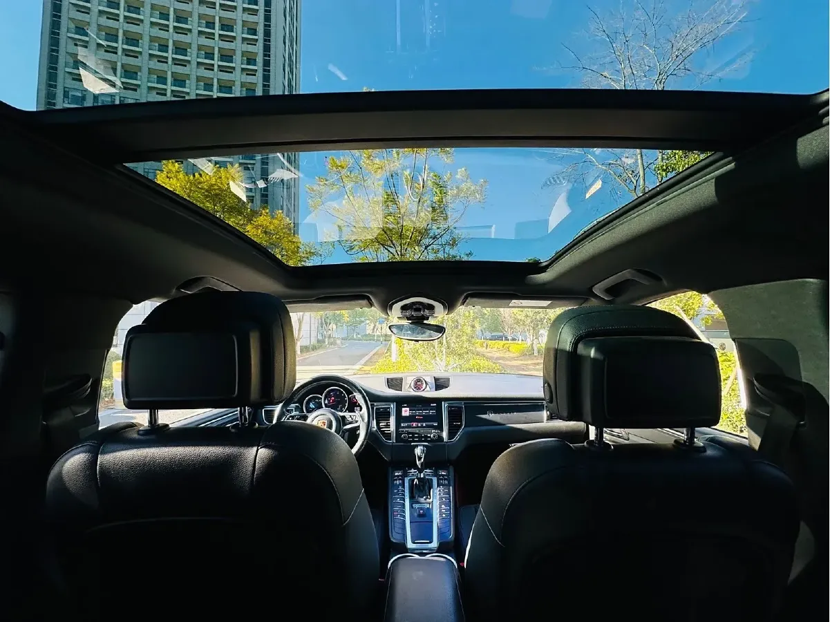 2017 Porsche Macan 2.0T 252HP L4 7DCT,autocango,china used car exporter,china ev exporter,chinese used car exporter,chinese used ev exporter