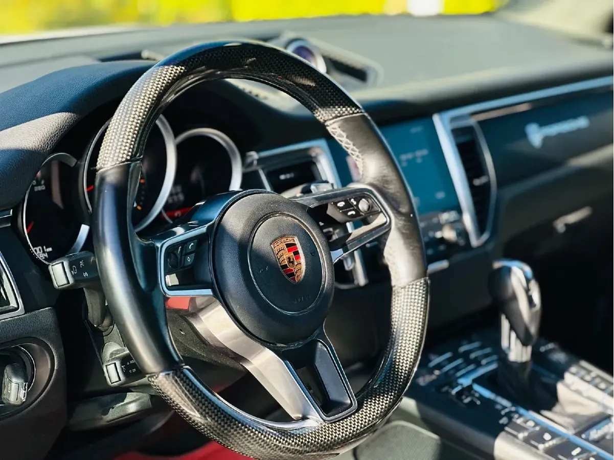 2017 Porsche Macan 2.0T 252HP L4 7DCT,autocango,china used car exporter,china ev exporter,chinese used car exporter,chinese used ev exporter