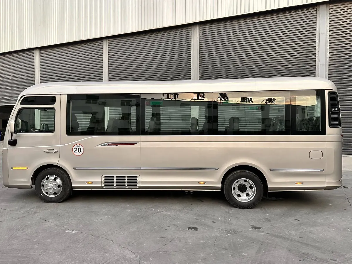2024 HongQi GuoYue 8AT,autocango,china used car exporter,china ev exporter,chinese used car exporter,chinese used ev exporter