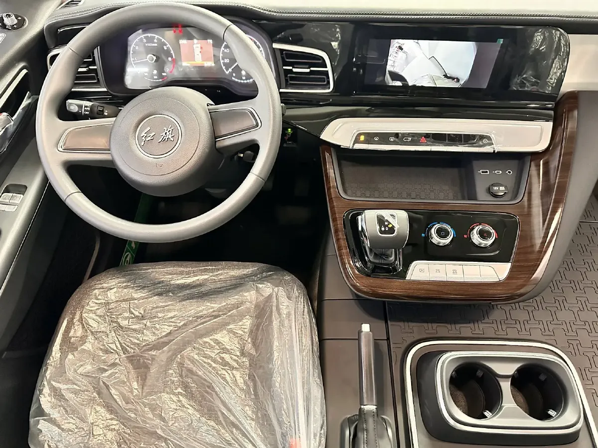 2024 HongQi GuoYue 8AT,autocango,china used car exporter,china ev exporter,chinese used car exporter,chinese used ev exporter