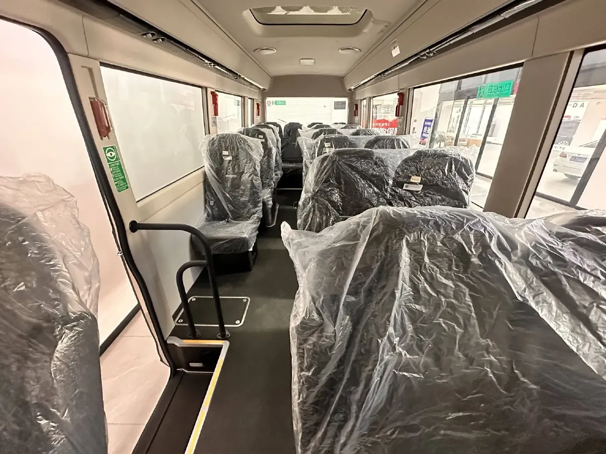 2024 HongQi GuoYue 8AT,autocango,china used car exporter,china ev exporter,chinese used car exporter,chinese used ev exporter