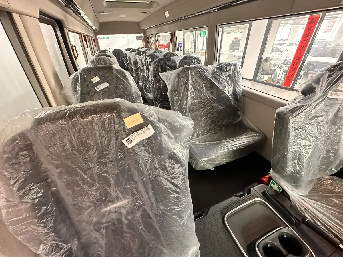 2024 HongQi GuoYue 8AT,autocango,china used car exporter,china ev exporter,chinese used car exporter,chinese used ev exporter