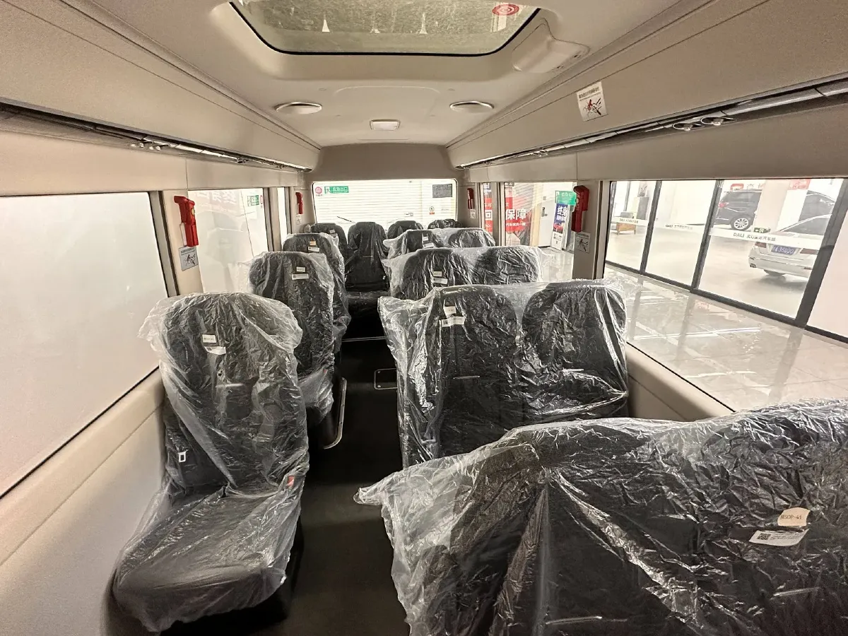 2024 HongQi GuoYue 8AT,autocango,china used car exporter,china ev exporter,chinese used car exporter,chinese used ev exporter