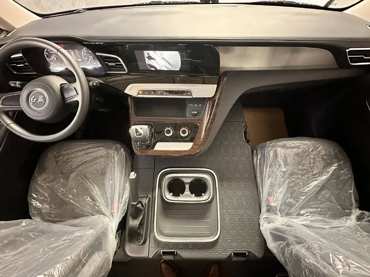 2024 HongQi GuoYue 8AT,autocango,china used car exporter,china ev exporter,chinese used car exporter,chinese used ev exporter