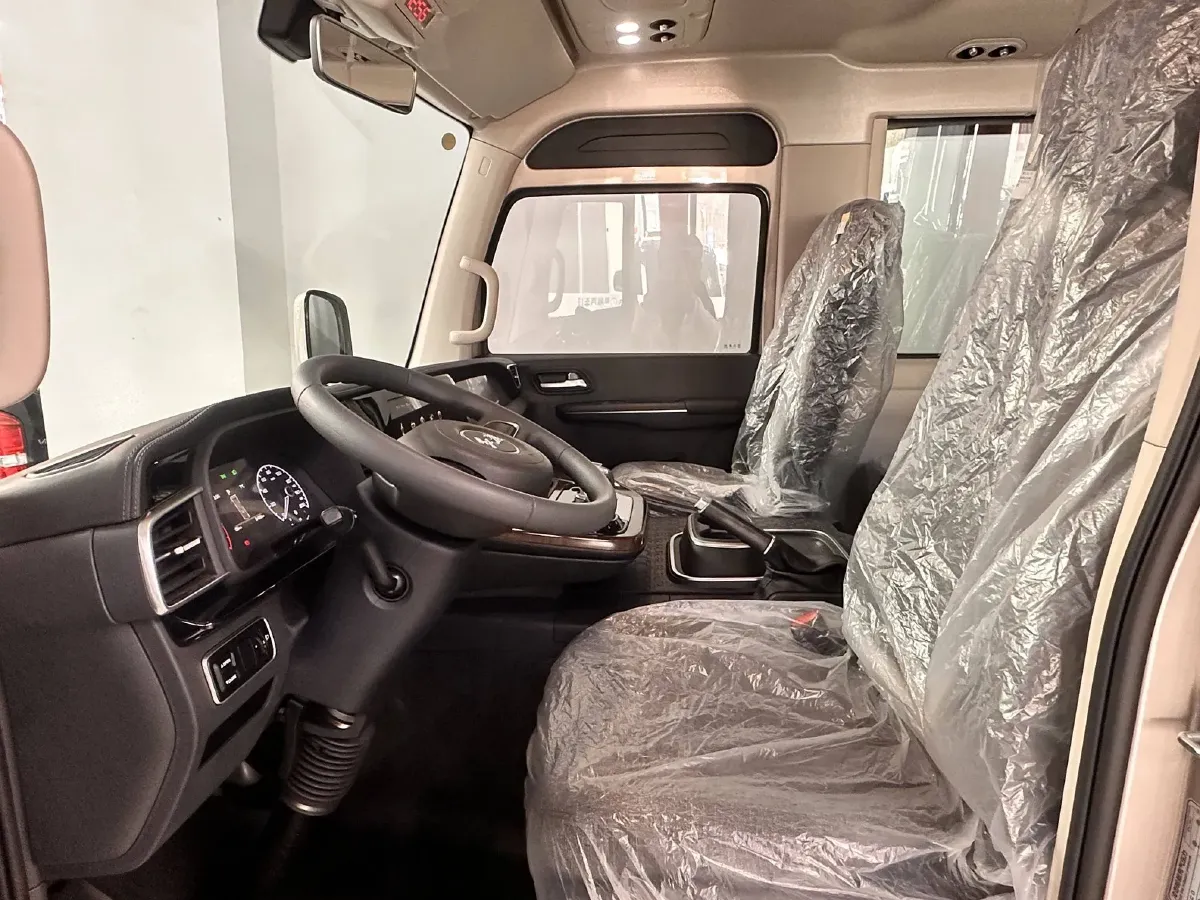 2024 HongQi GuoYue 8AT,autocango,china used car exporter,china ev exporter,chinese used car exporter,chinese used ev exporter