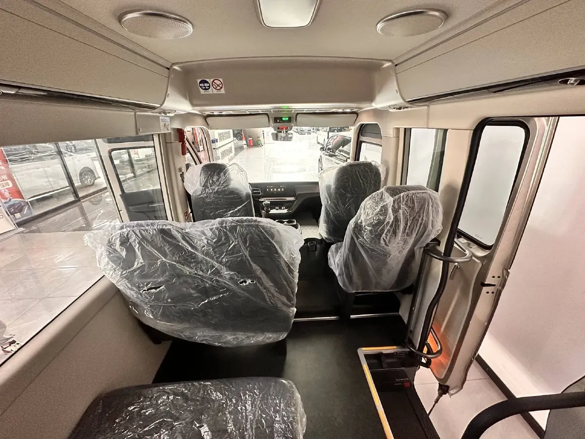 2024 HongQi GuoYue 8AT,autocango,china used car exporter,china ev exporter,chinese used car exporter,chinese used ev exporter