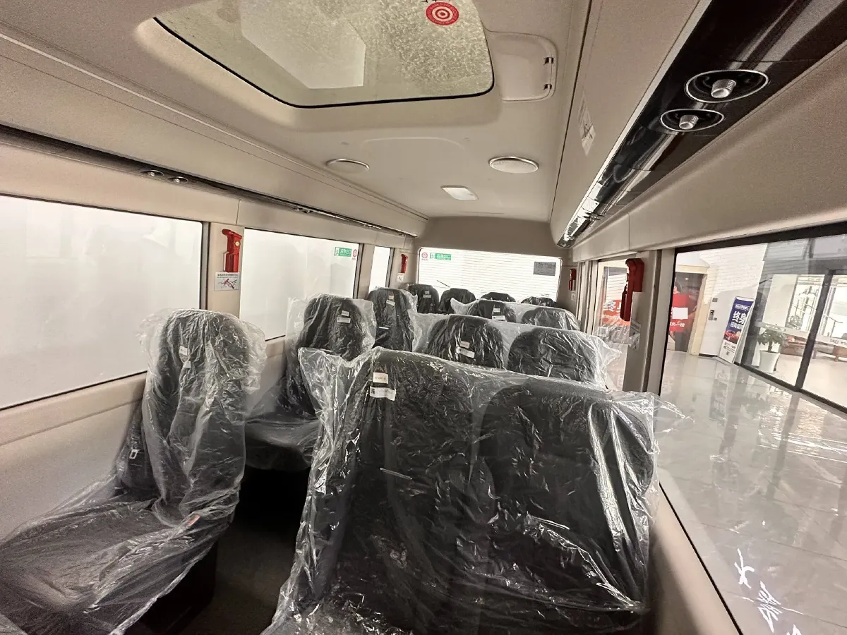 2024 HongQi GuoYue 8AT,autocango,china used car exporter,china ev exporter,chinese used car exporter,chinese used ev exporter