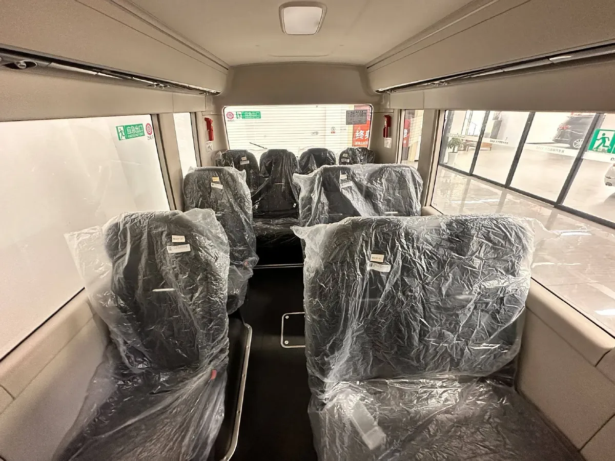 2024 HongQi GuoYue 8AT,autocango,china used car exporter,china ev exporter,chinese used car exporter,chinese used ev exporter