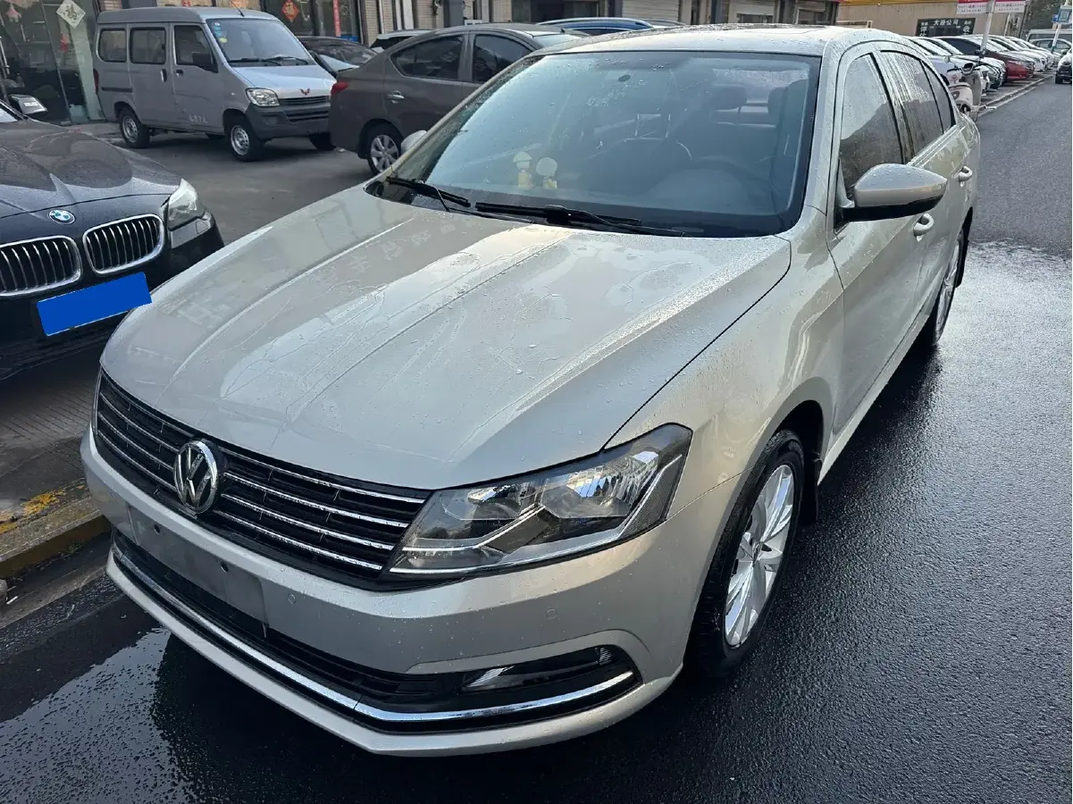 2015 Volkswagen Lavida 1.6L 110HP L4 6AT