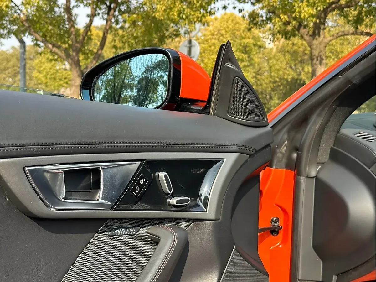 2013 Jaguar F-TYPE 5.0T 495HP V8 8AT,autocango,china used car exporter,china ev exporter,chinese used car exporter,chinese used ev exporter