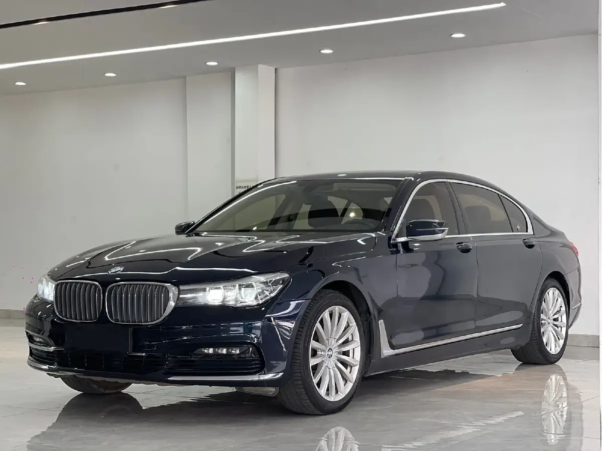2018 BMW 7 Series 2.0T 258HP L4 8AT