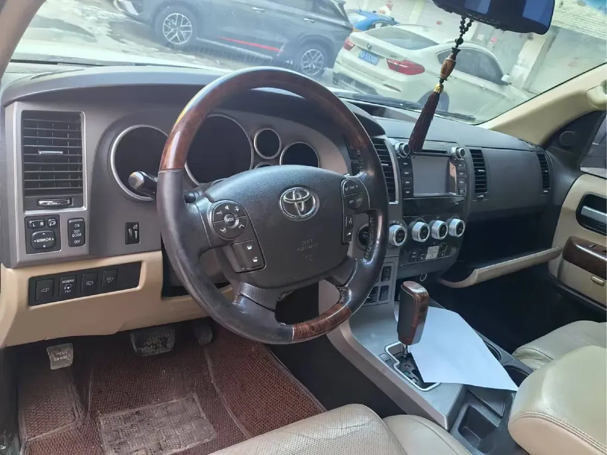 2010 Toyota Sequoia 5.7L 386HP V8 6AT,autocango,china used car exporter,china ev exporter,chinese used car exporter,chinese used ev exporter