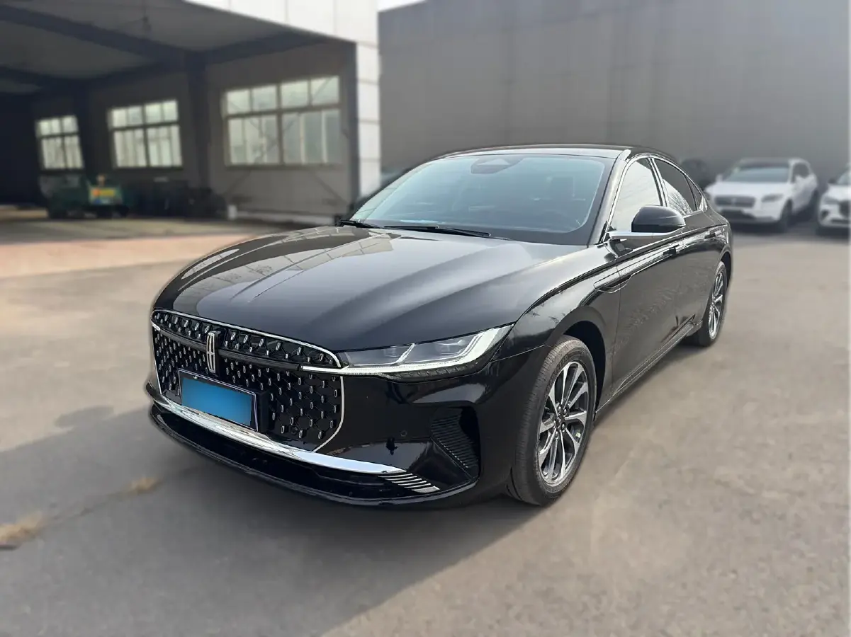 2025 Lincoln Z 2.0T 261HP L4 8AT