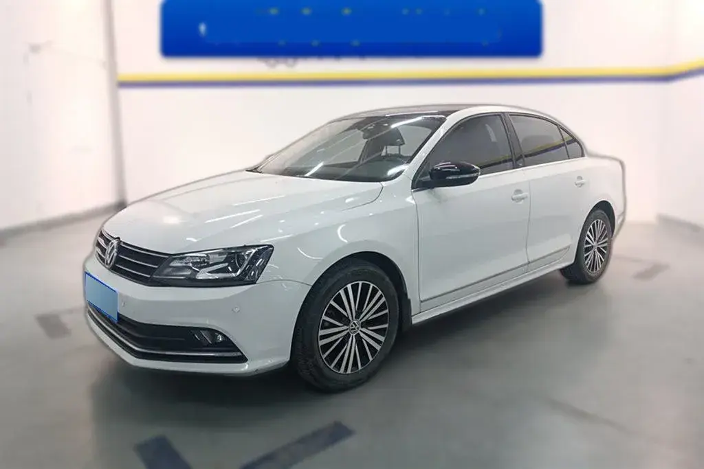 2016 Volkswagen Sagitar 1.4T 131HP L4 7DCT