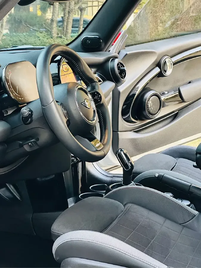 2022 MINI JCW 2.0T 231HP L4 8AT,autocango,china used car exporter,china ev exporter,chinese used car exporter,chinese used ev exporter