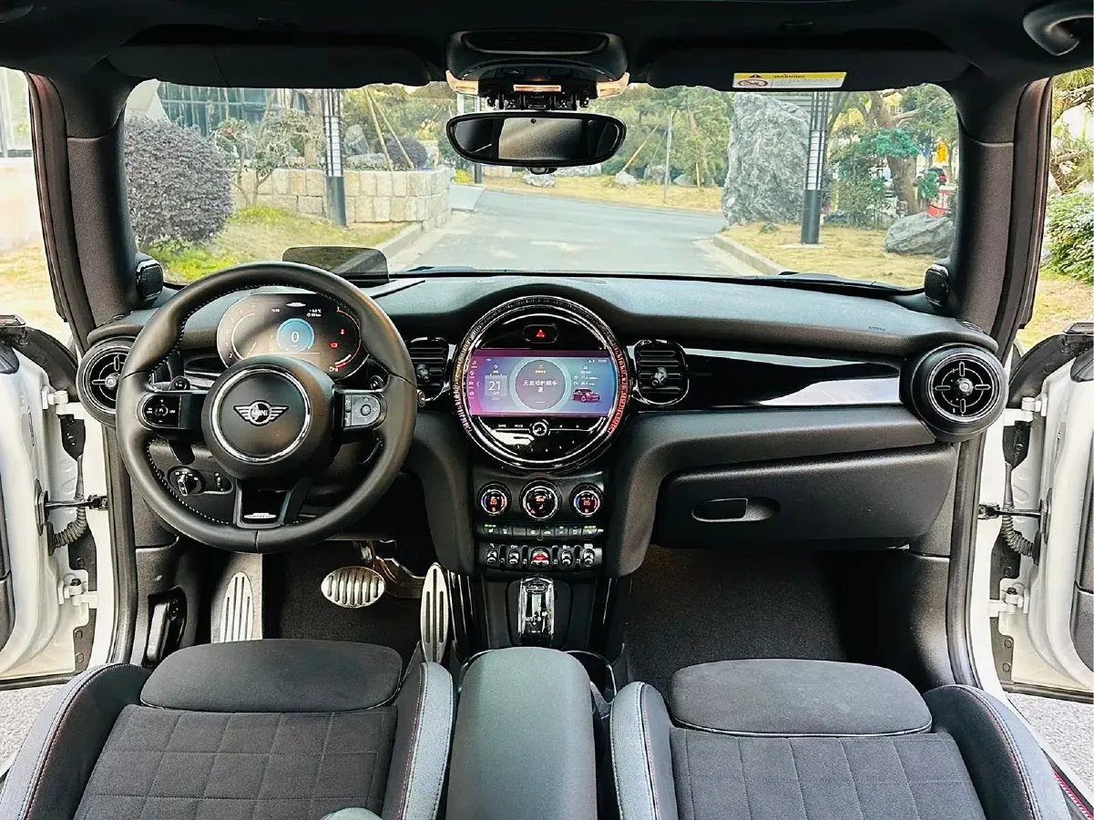 2022 MINI JCW 2.0T 231HP L4 8AT,autocango,china used car exporter,china ev exporter,chinese used car exporter,chinese used ev exporter