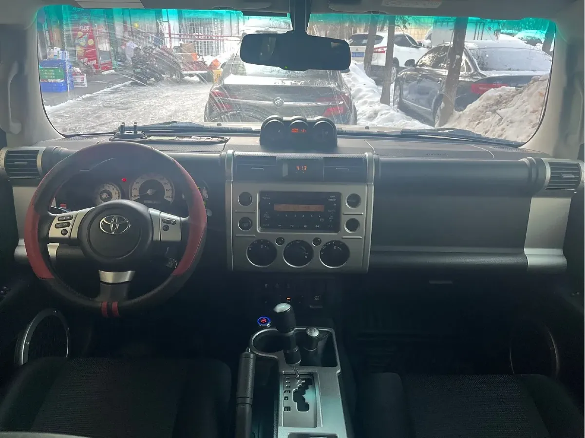 2013 Toyota FJ Cruiser 4.0L 272HP V6 5AT,autocango,china used car exporter,china ev exporter,chinese used car exporter,chinese used ev exporter