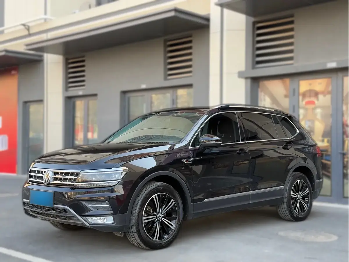 2018 Volkswagen Tiguan L 2.0T 220HP L4 7DCT