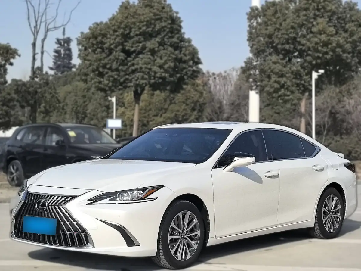 2023 Lexus ES 2.0L 173HP L4 CVT