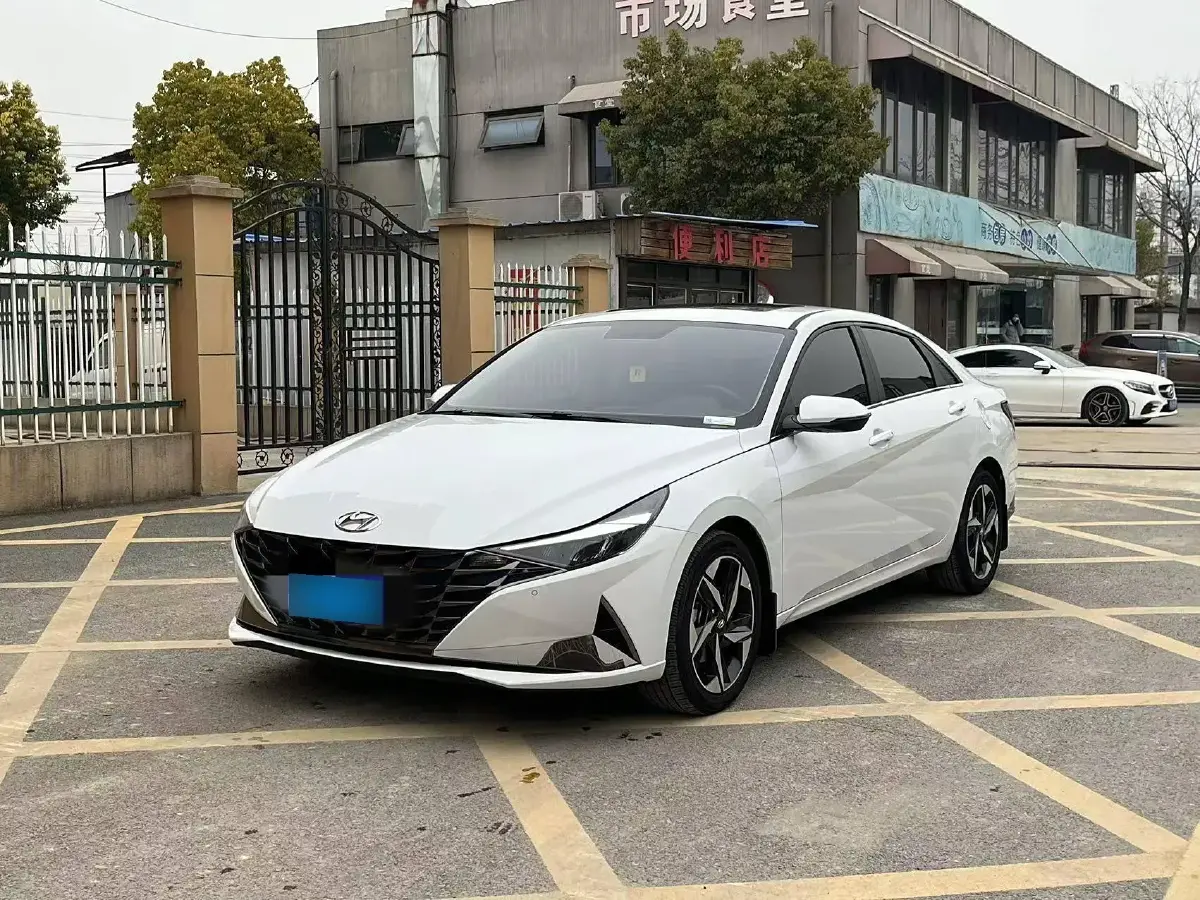 2022 Hyundai Elantra 1.5L 115HP L4 CVT