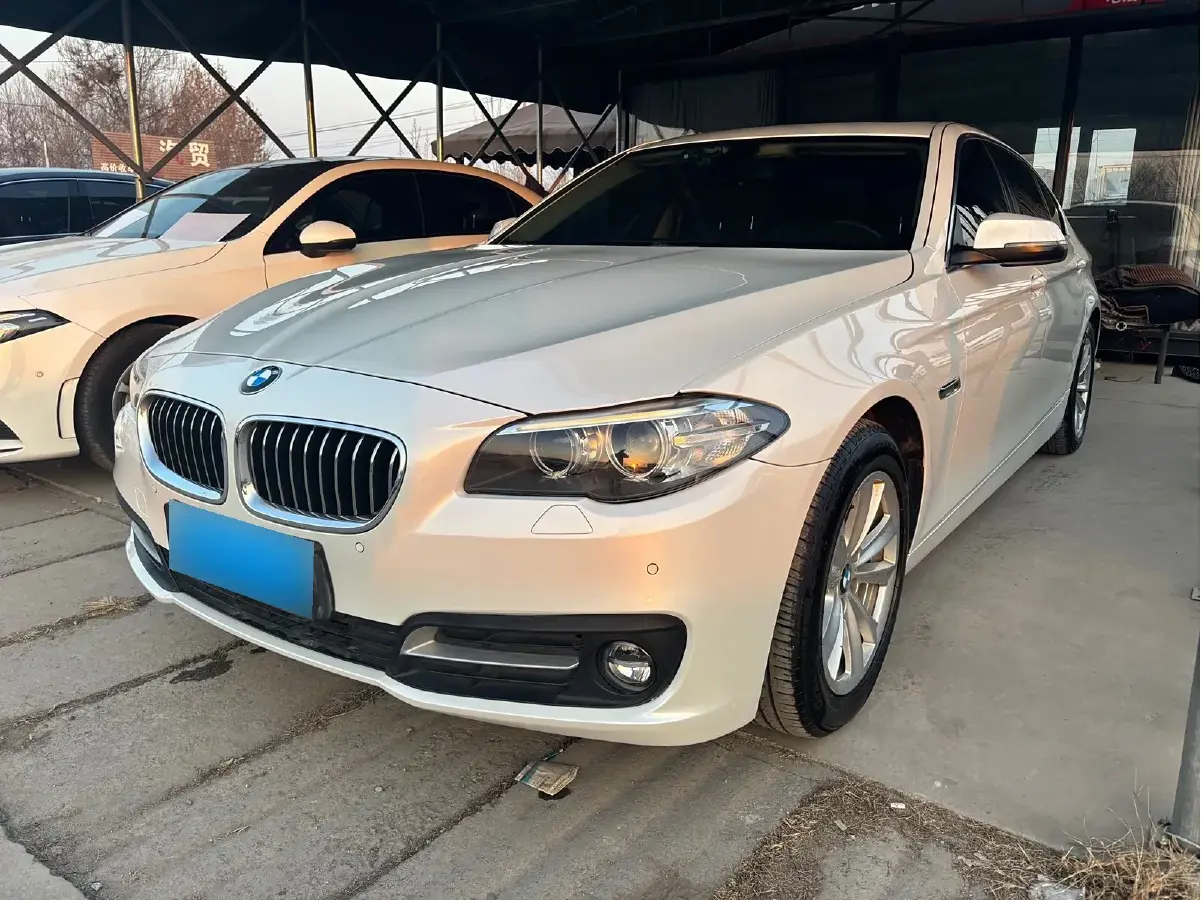 2017 BMW 5 Series 2.0T 184HP L4 8AT