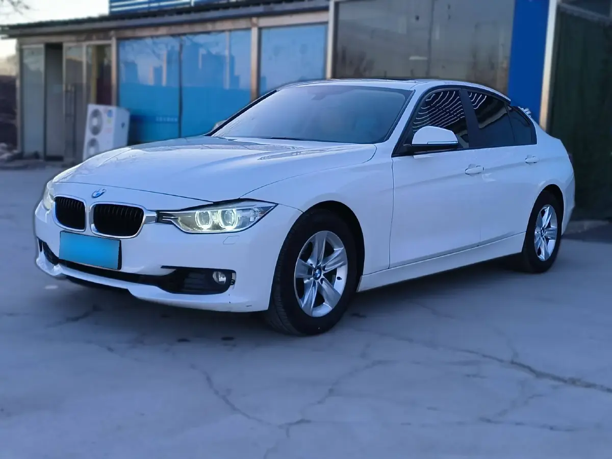 2015 BMW 3 Series 2.0T 184HP L4 8AT