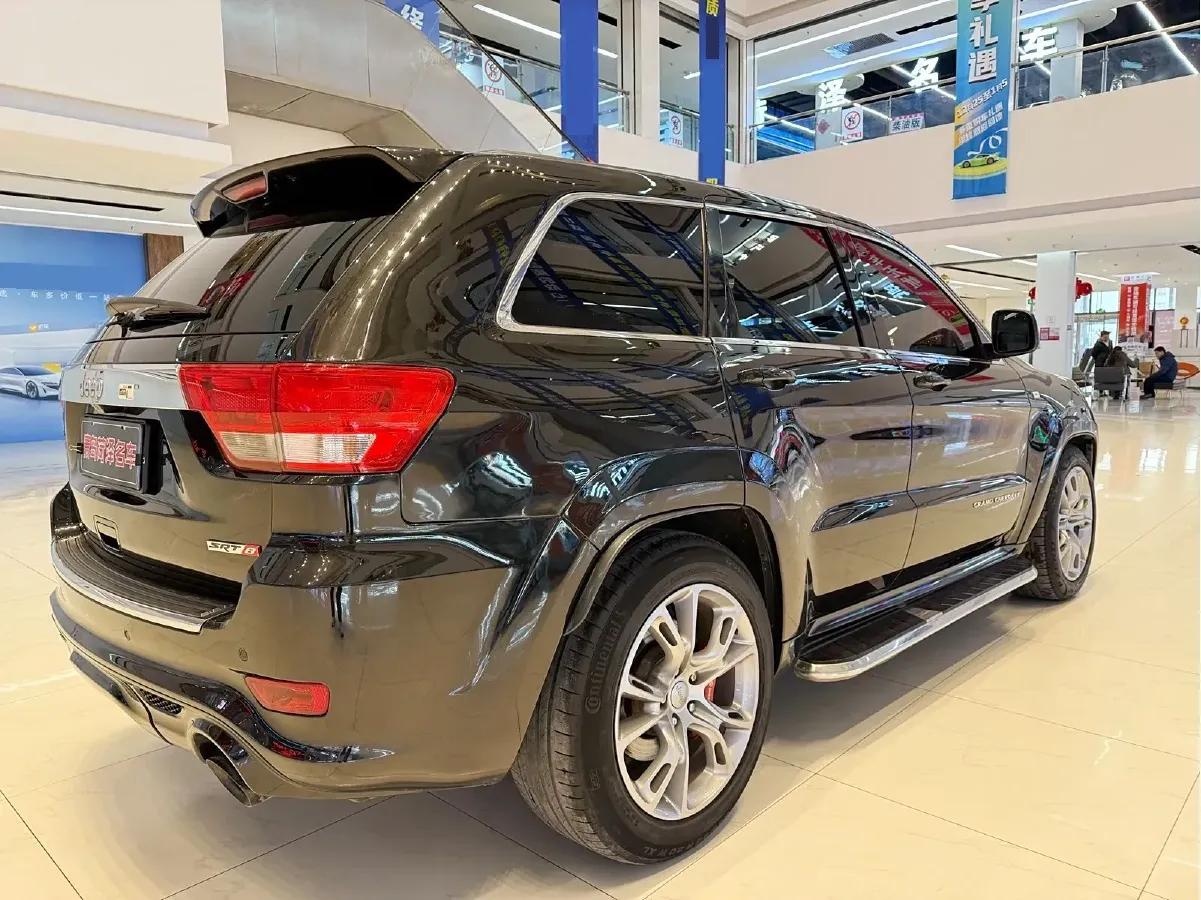 2013 Jeep Grand Cherokee SRT 6.4L 468HP V8 5AT,autocango,china used car exporter,china ev exporter,chinese used car exporter,chinese used ev exporter