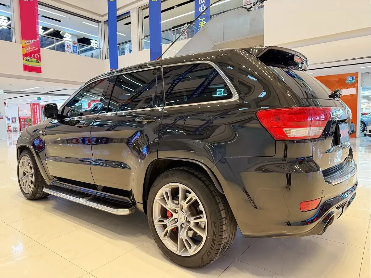 2013 Jeep Grand Cherokee SRT 6.4L 468HP V8 5AT,autocango,china used car exporter,china ev exporter,chinese used car exporter,chinese used ev exporter