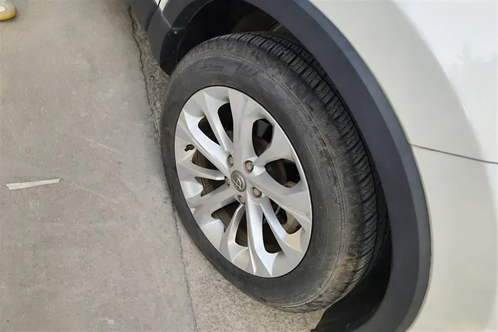 2017 Brilliance Auto V3 1.5L 112HP L4 5AT,autocango,china used car exporter,china ev exporter,chinese used car exporter,chinese used ev exporter