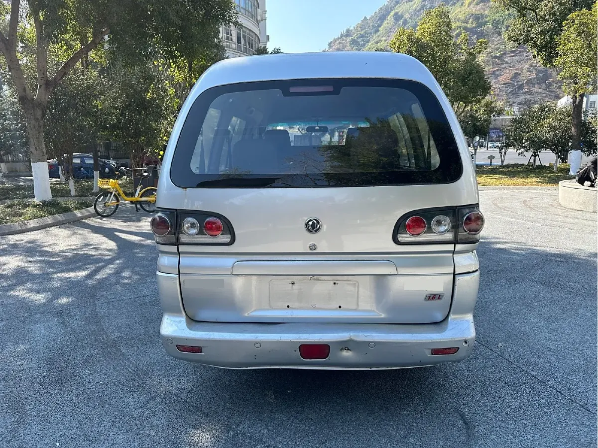 2013 DongFeng Forthing LingZhi 1.6L 113HP L4 5MT,autocango,china used car exporter,china ev exporter,chinese used car exporter,chinese used ev exporter