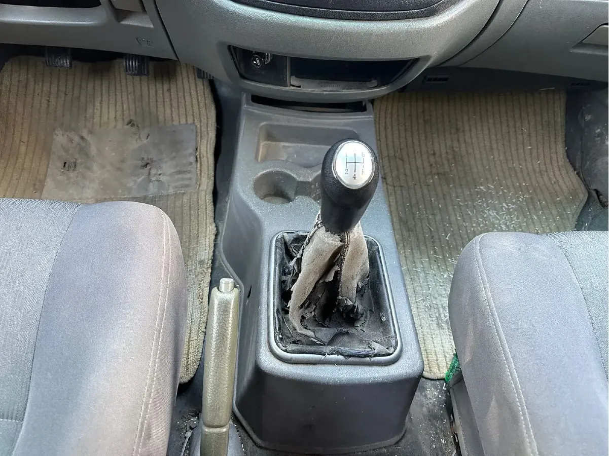 2013 DongFeng Forthing LingZhi 1.6L 113HP L4 5MT,autocango,china used car exporter,china ev exporter,chinese used car exporter,chinese used ev exporter