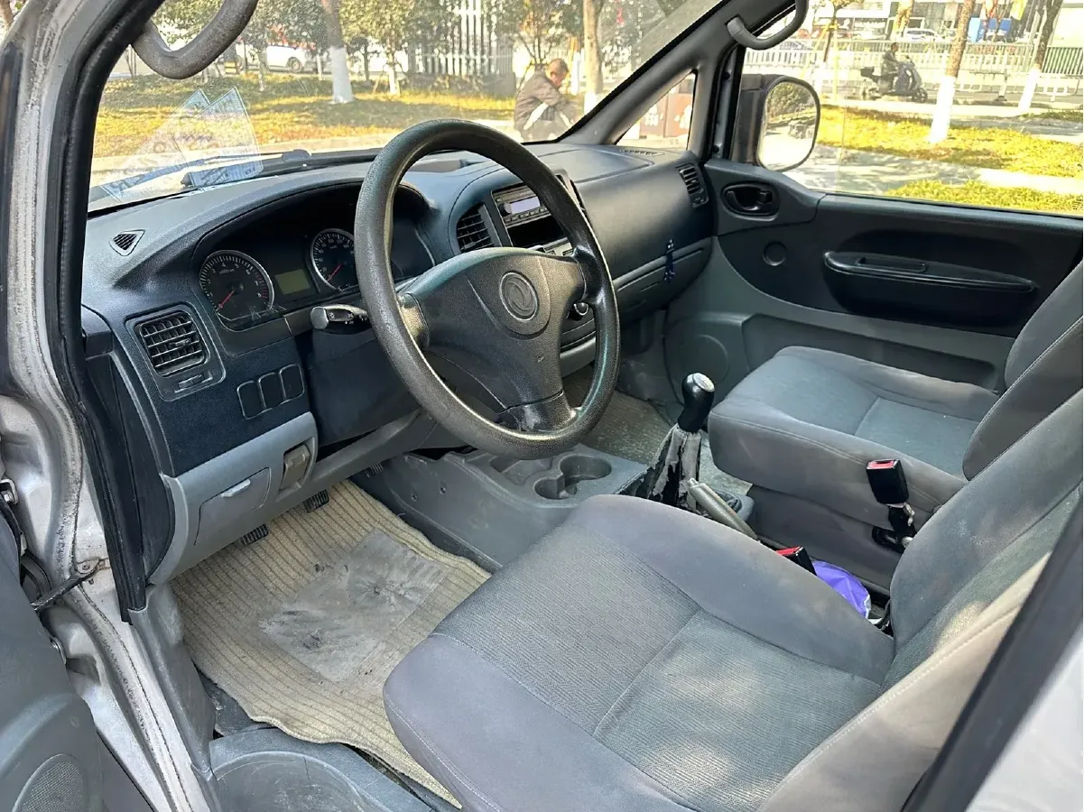 2013 DongFeng Forthing LingZhi 1.6L 113HP L4 5MT,autocango,china used car exporter,china ev exporter,chinese used car exporter,chinese used ev exporter