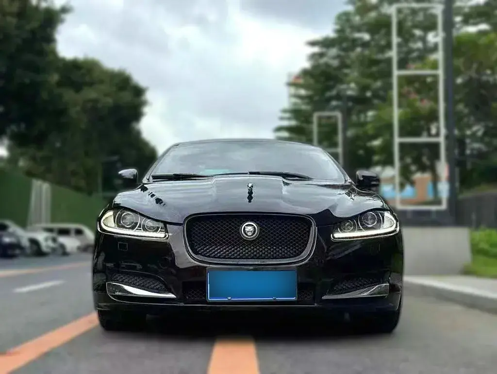 2012 Jaguar XF 3.0L 238HP V6 6AT