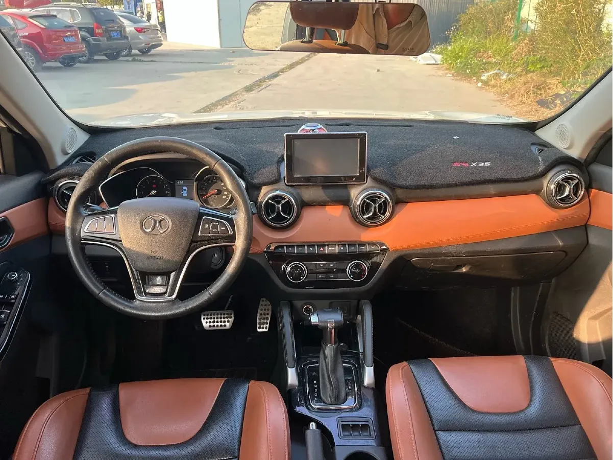 2016 BeiJing Auto Senova X35 1.5L 116HP L4 4AT,autocango,china used car exporter,china ev exporter,chinese used car exporter,chinese used ev exporter