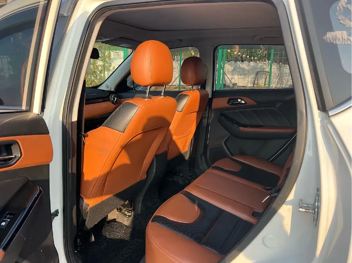 2016 BeiJing Auto Senova X35 1.5L 116HP L4 4AT,autocango,china used car exporter,china ev exporter,chinese used car exporter,chinese used ev exporter