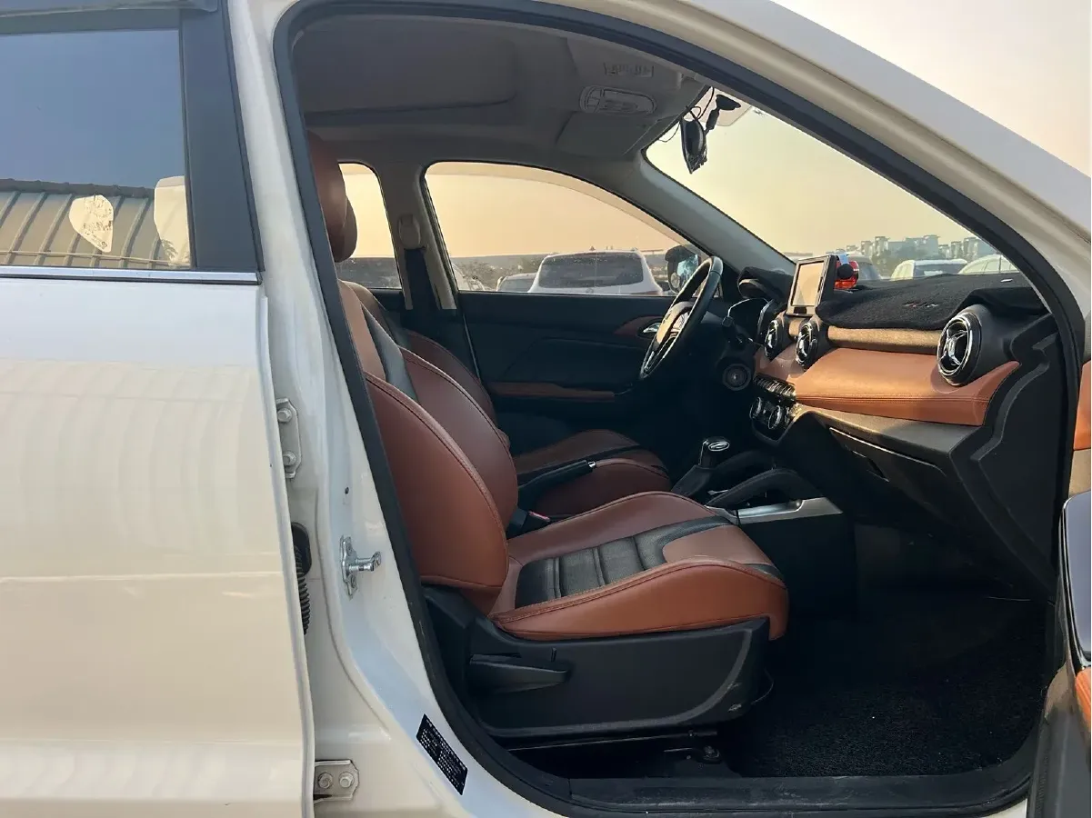 2016 BeiJing Auto Senova X35 1.5L 116HP L4 4AT,autocango,china used car exporter,china ev exporter,chinese used car exporter,chinese used ev exporter