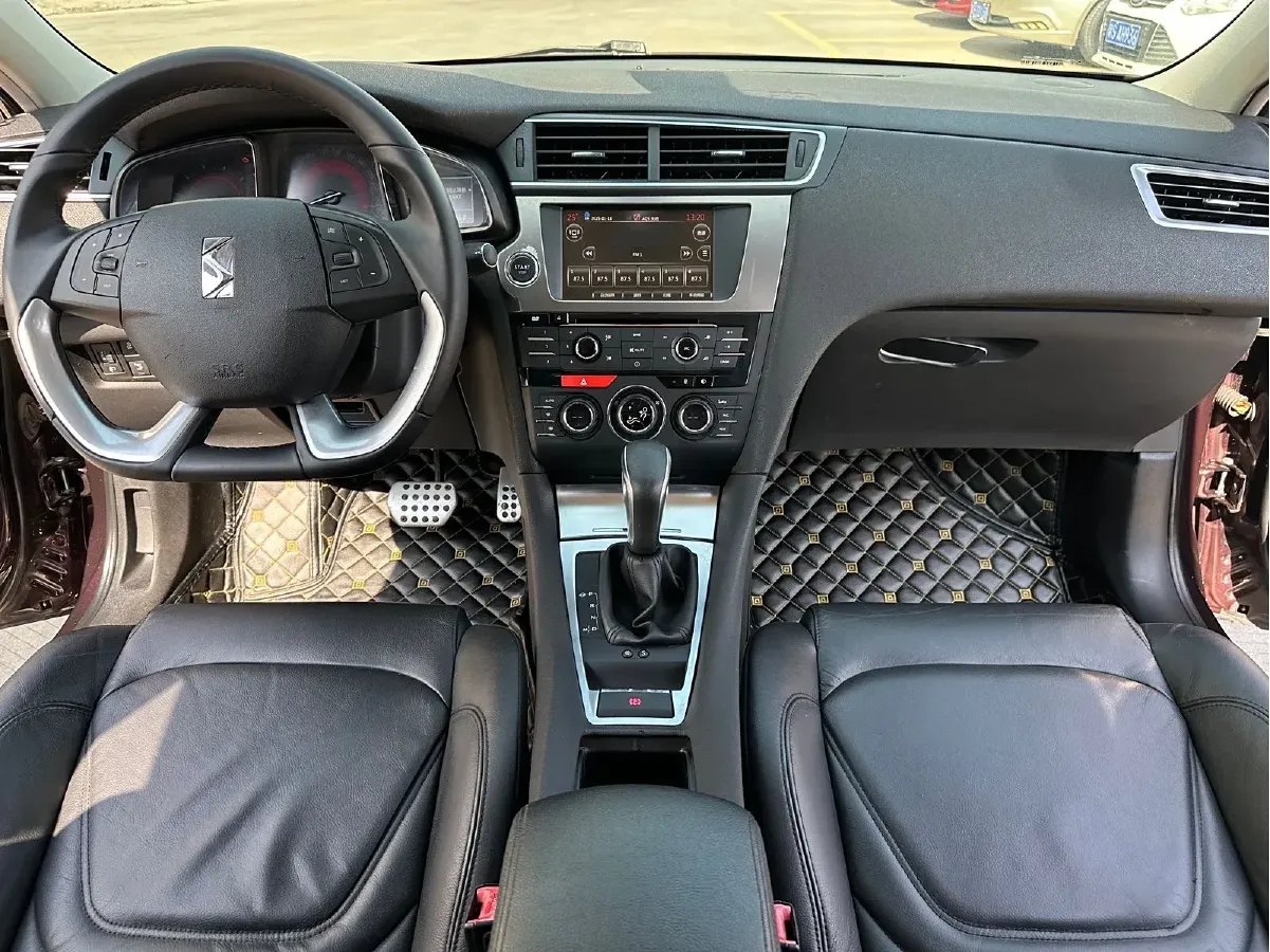 2014 DS 5LS 1.6T 200HP L4 6AT,autocango,china used car exporter,china ev exporter,chinese used car exporter,chinese used ev exporter