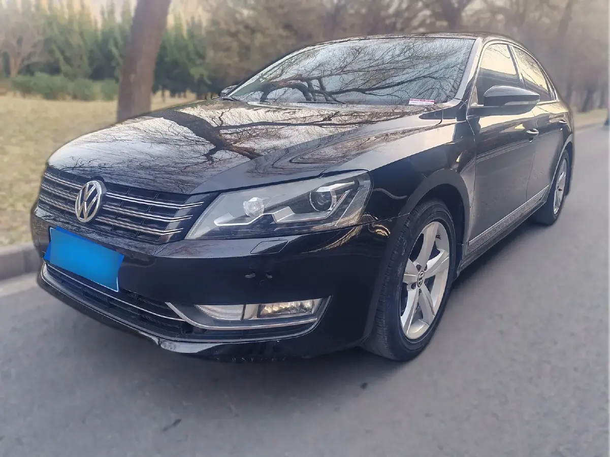 2011 Volkswagen Passat 2.0T 200HP L4 6DCT